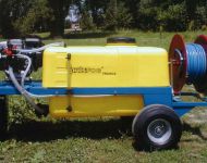 pulsfog-france-exemple-de-chariot-25-bars-moteur-electrique-enrouleur-manuel-magnum-cuve-200L-02