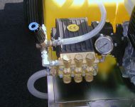 pulsfog-france-exemple-de-chariot-160-bars-moteur-thermique-enrouleur-a-ressort-max660-cuve-200L-03